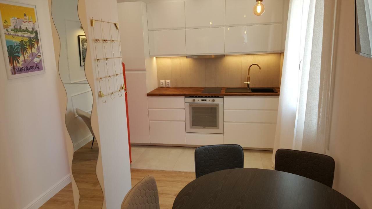 123 Sadi Carnot, Classe 2 Etoiles Saint-Raphael (Var) Exterior foto